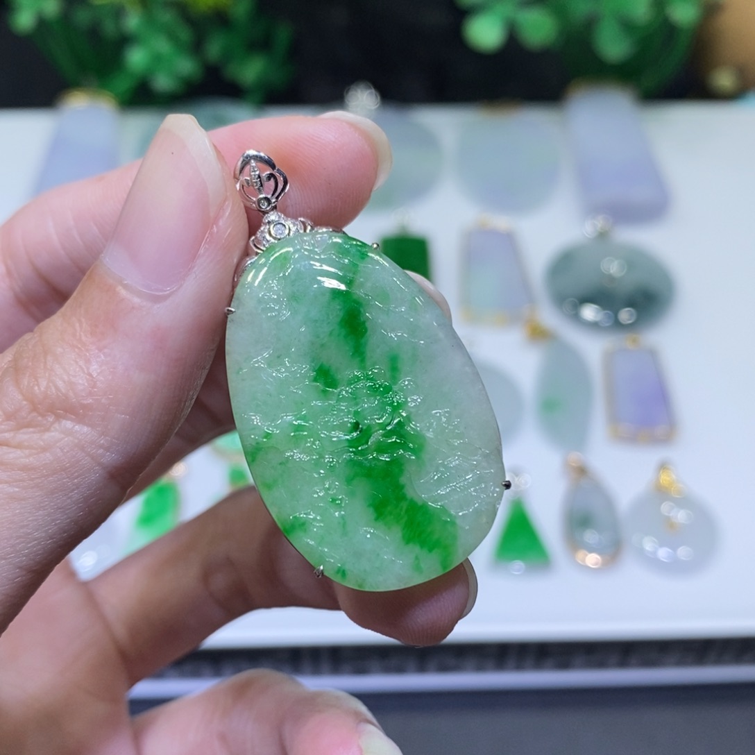 翡翠18K金镶嵌吊坠(不含链)