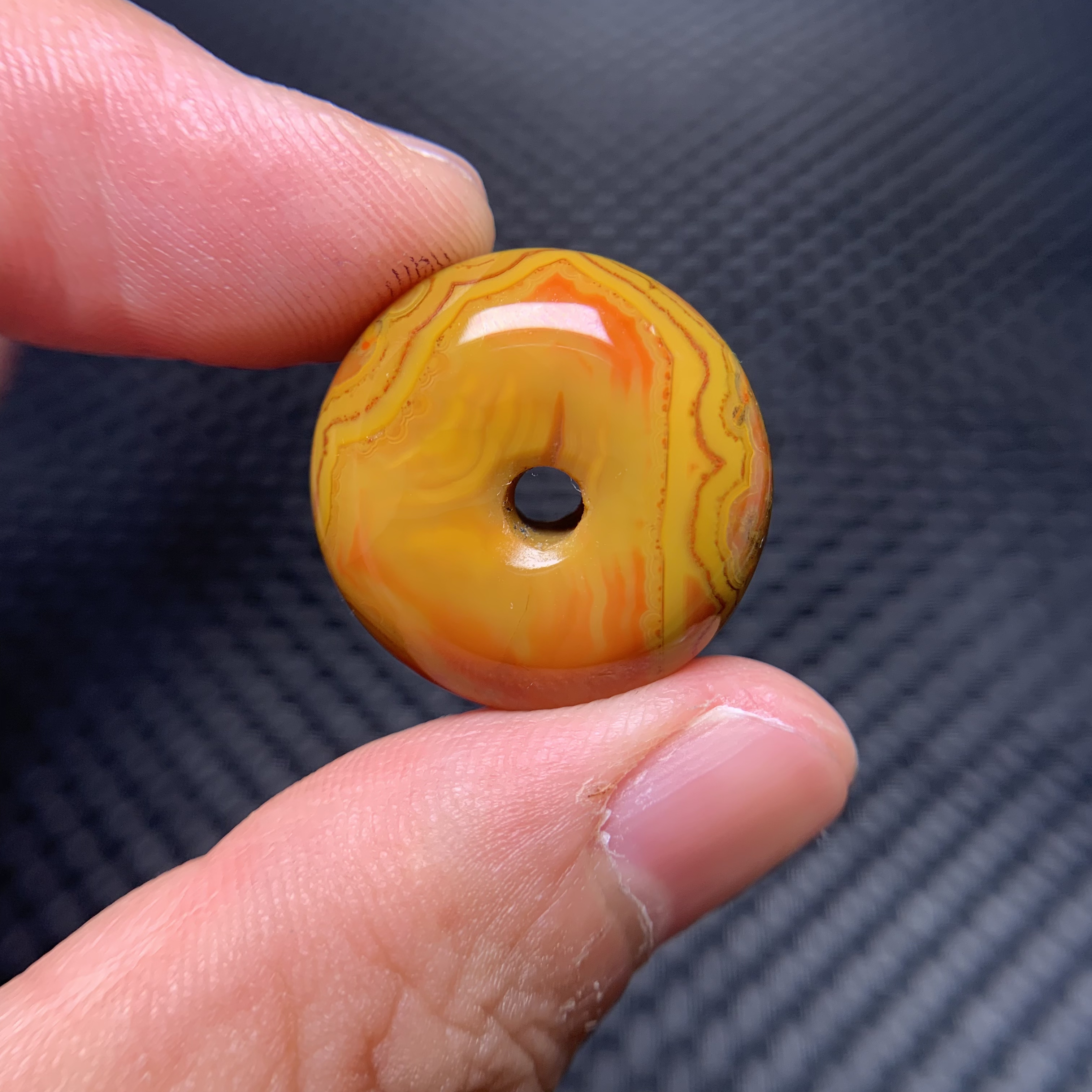 战国红平安扣精品红黄圈子吊坠23×11mm