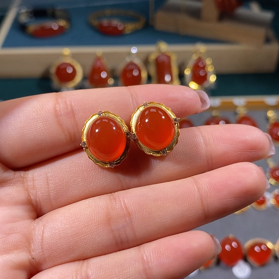 南红玛瑙耳饰18K金镶嵌平*