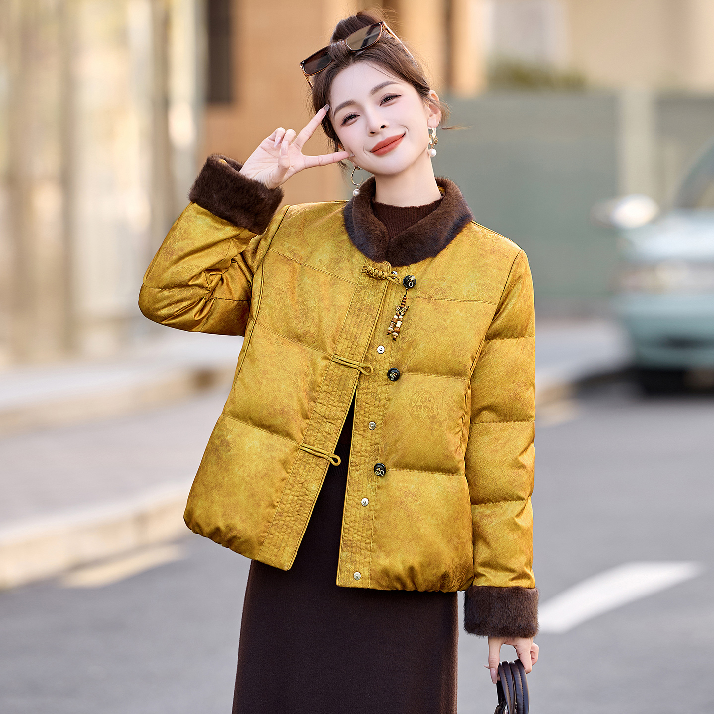 新中式短款羽绒服女款2025冬季新款时尚国风盘扣白鸭绒外套女爆款