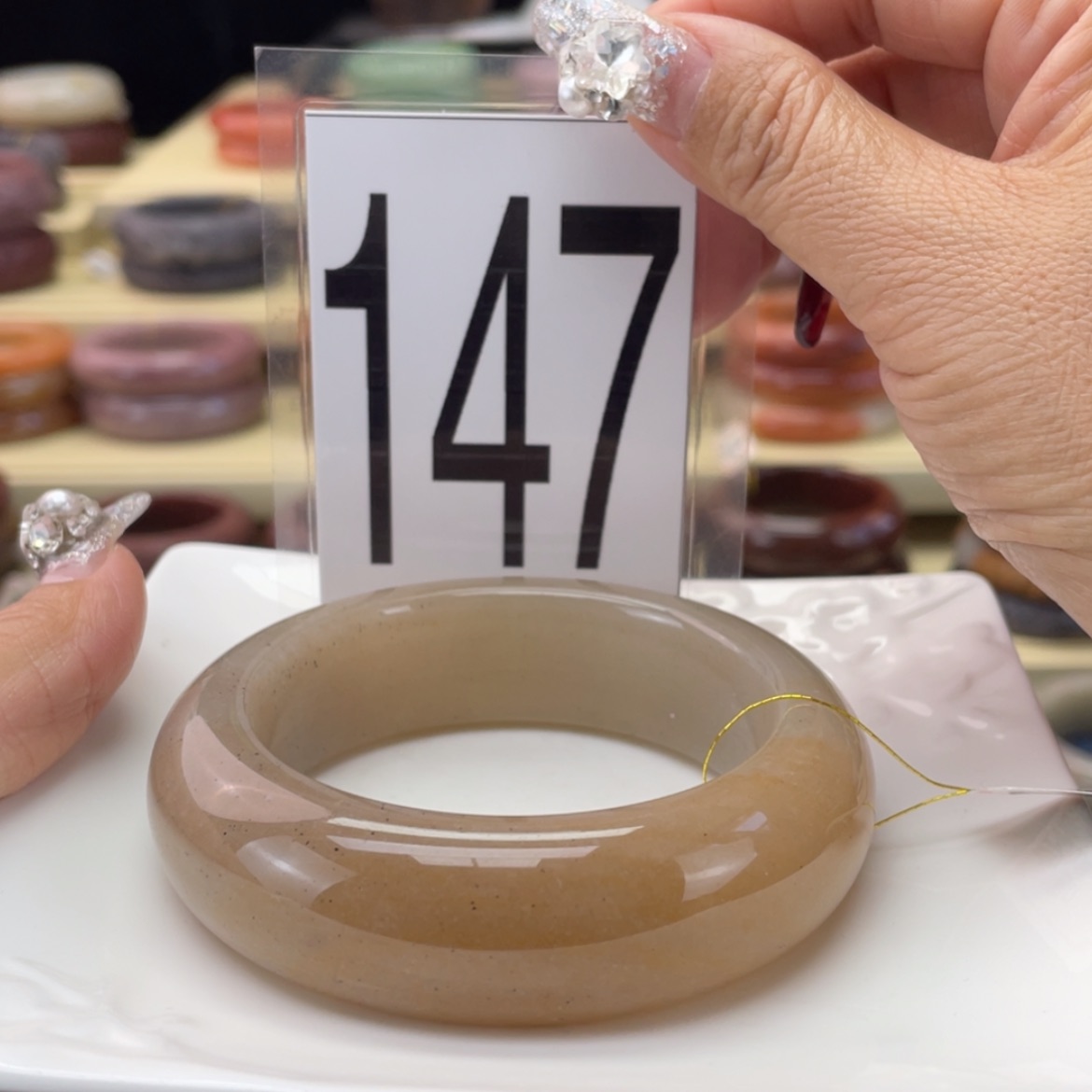 【闪购商品】石英质玉手镯未镶嵌