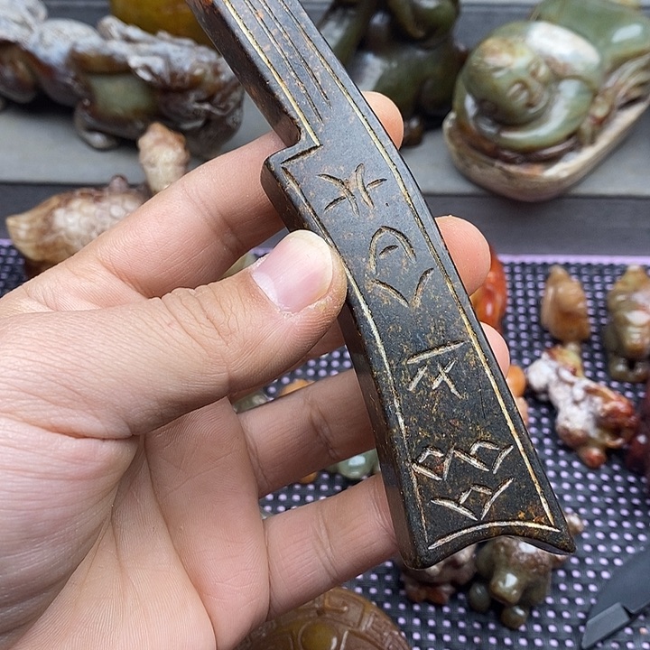 未镶嵌蛇纹石玉颈饰