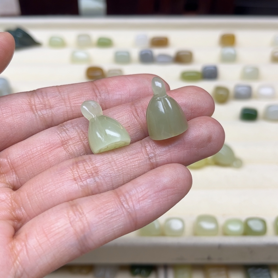 杨***哟和田玉未镶嵌珠宝半成品