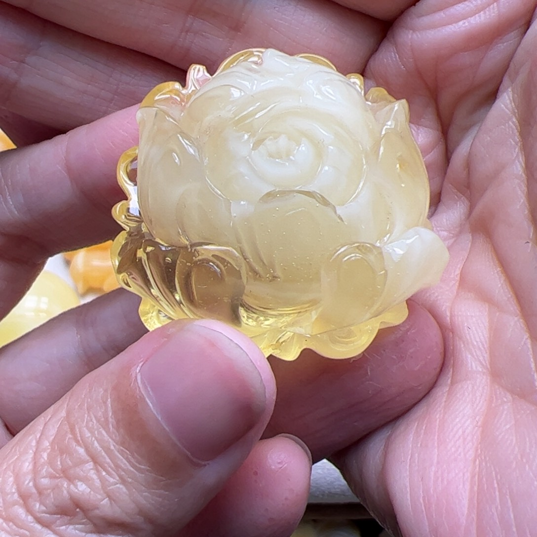 琥珀颈饰未镶嵌蜜蜡