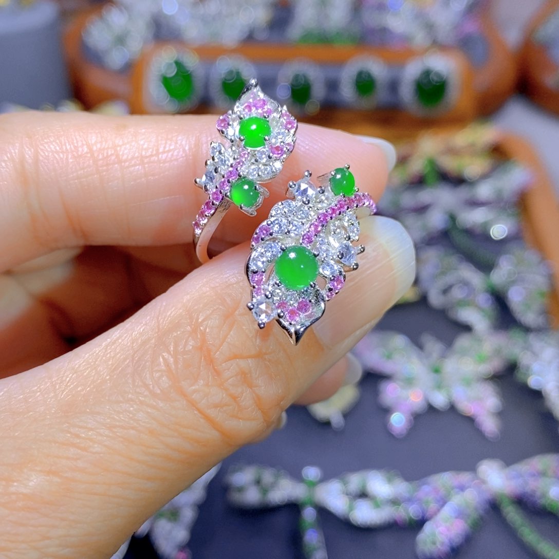 翡翠颈饰银S925镶嵌天然翡翠