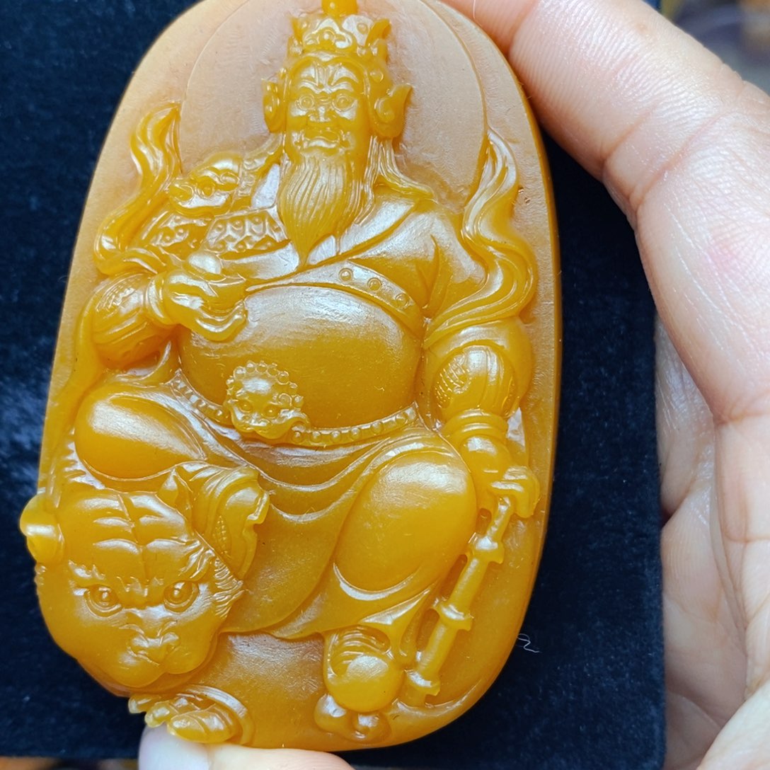 石英质玉（黄龙玉）未镶嵌颈饰