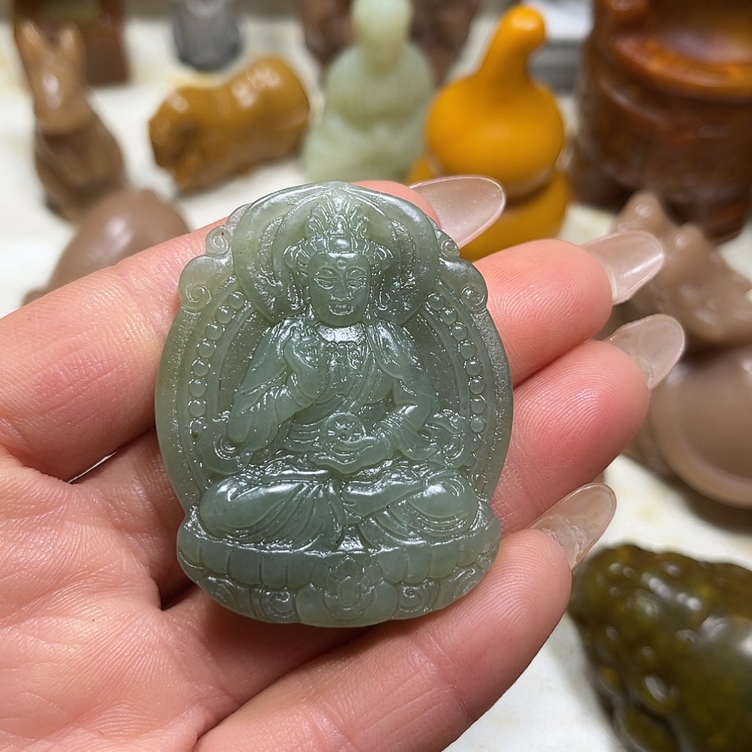 白玉菩提吊坠白玉菩提吊坠