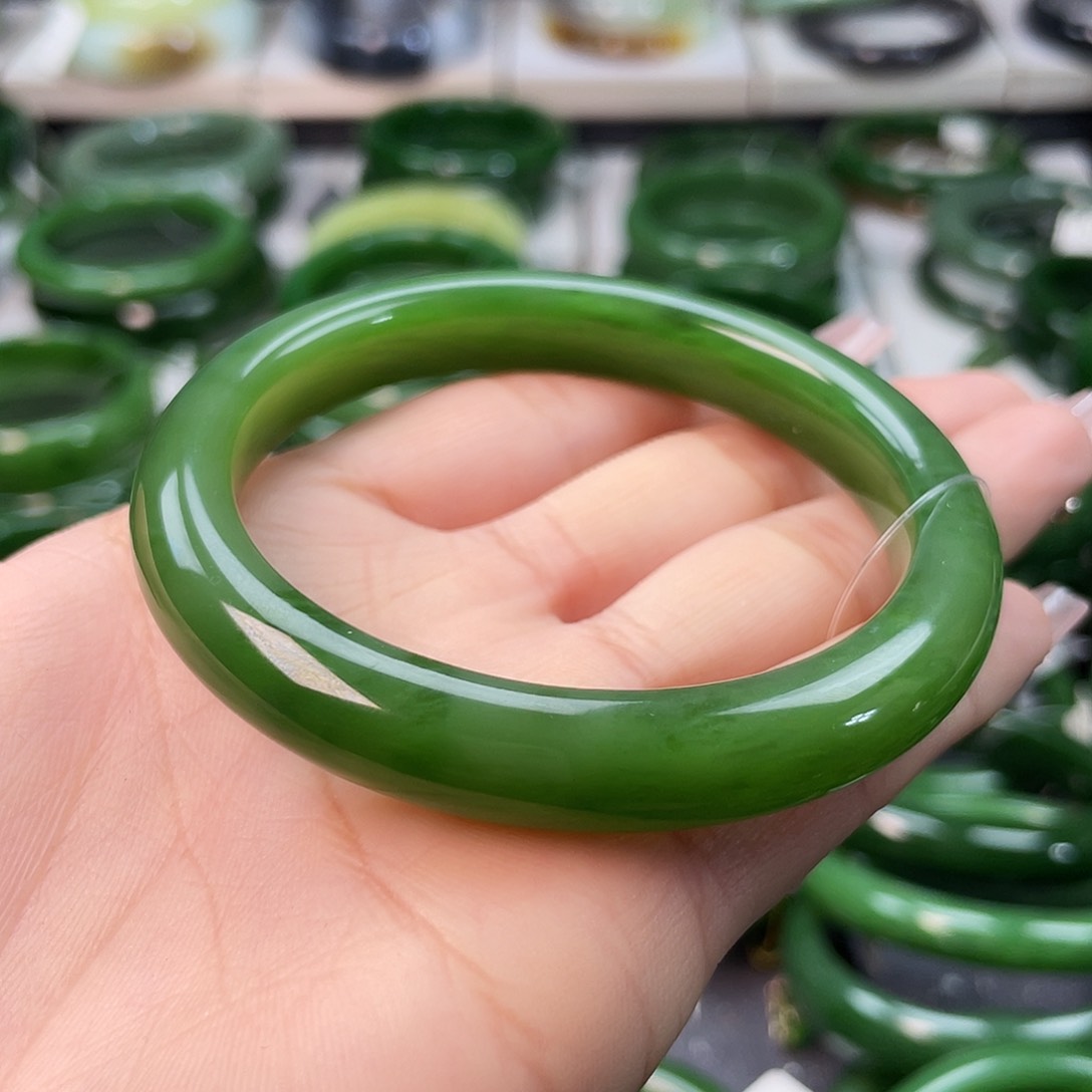 和田玉（碧玉）手镯未镶嵌