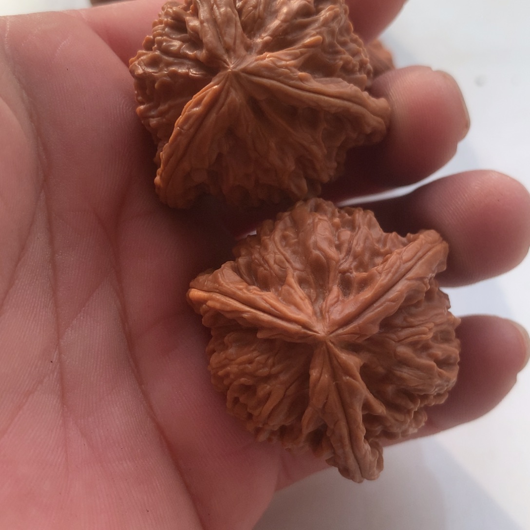 文玩核桃吊坠三棱