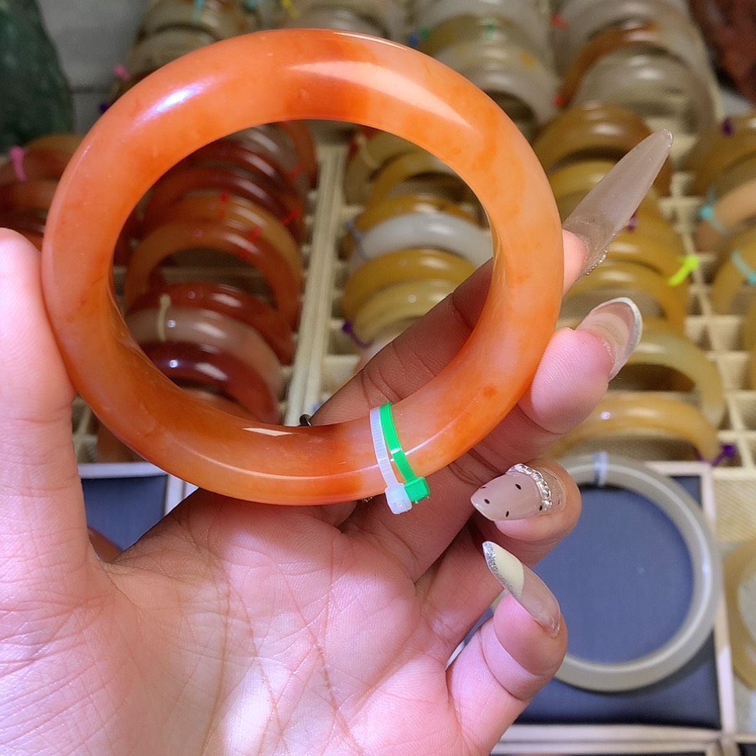 石英质玉（黄龙玉）未镶嵌手镯