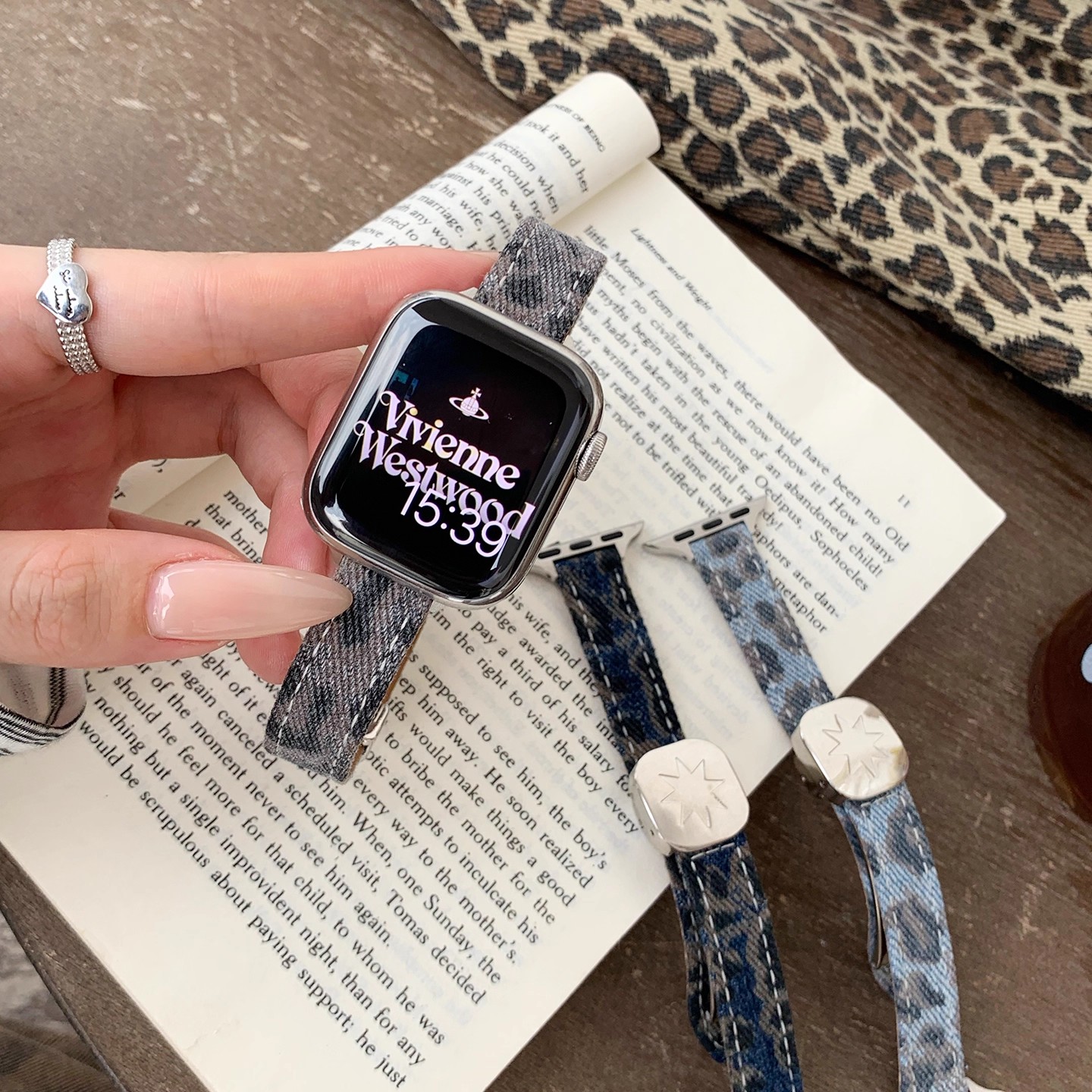适用苹果iWatch复古牛仔豹纹苹果表带秋冬腕带适配全系列iWatch