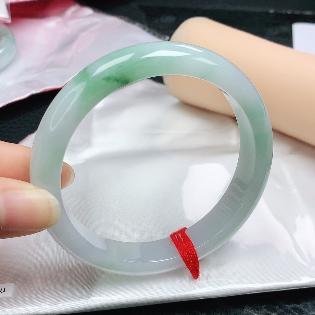 翡翠手镯未镶嵌正