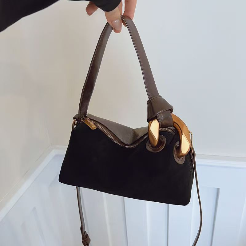 高级感小众包包女秋冬2025新款磨砂复古斜挎包爆款手提枕头包