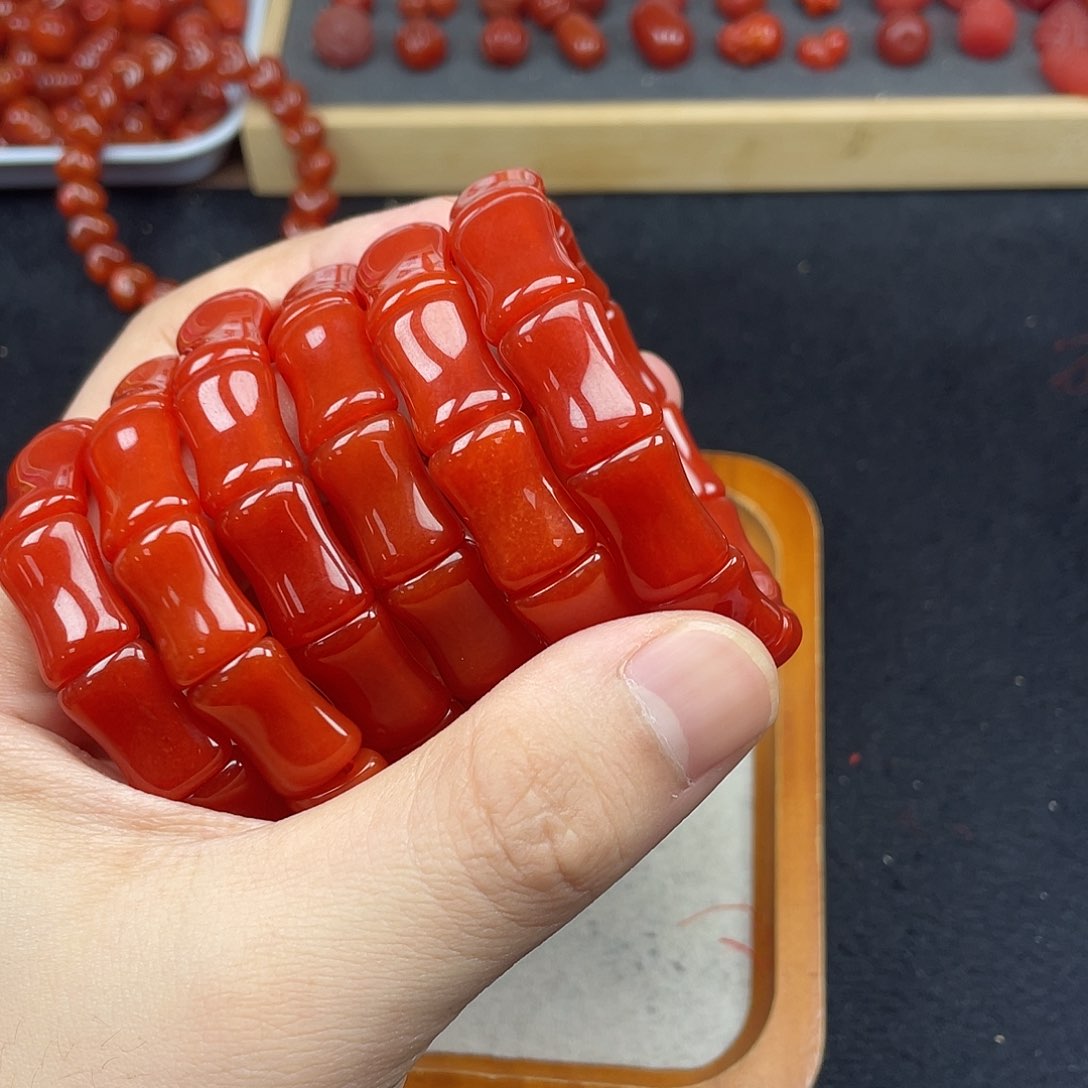 未镶嵌4号保山锦红亮光竹节手牌南红玛瑙