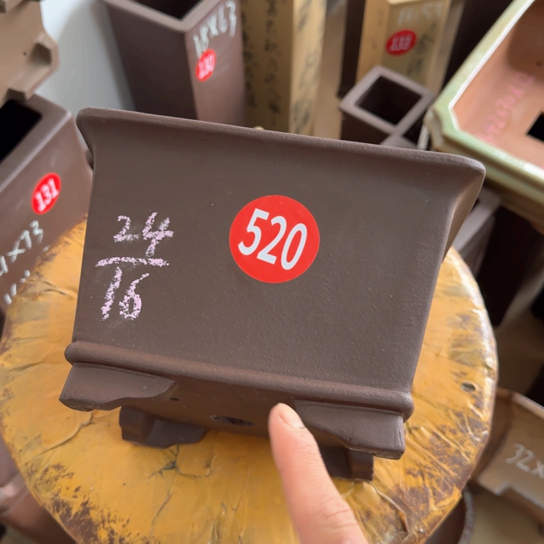 紫砂花盆呜呜呜呜