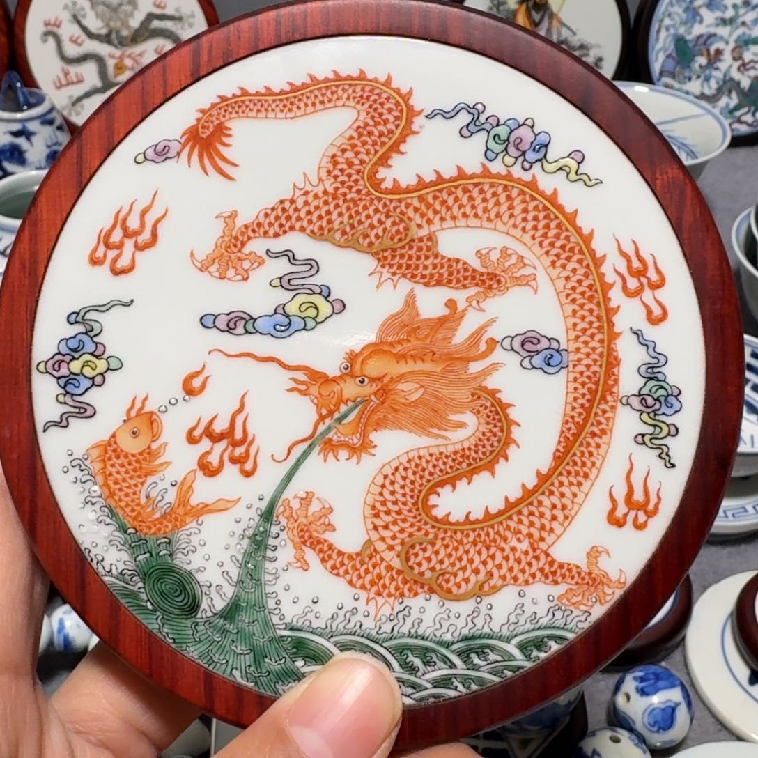 瓷片东***，精品鱼化龙摆件