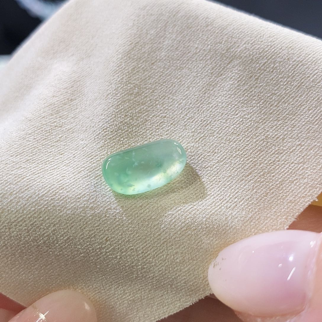 翡翠未镶嵌挂件薄荷绿高冰