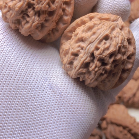 【闪购商品】桃核吊坠白狮子头狮子头