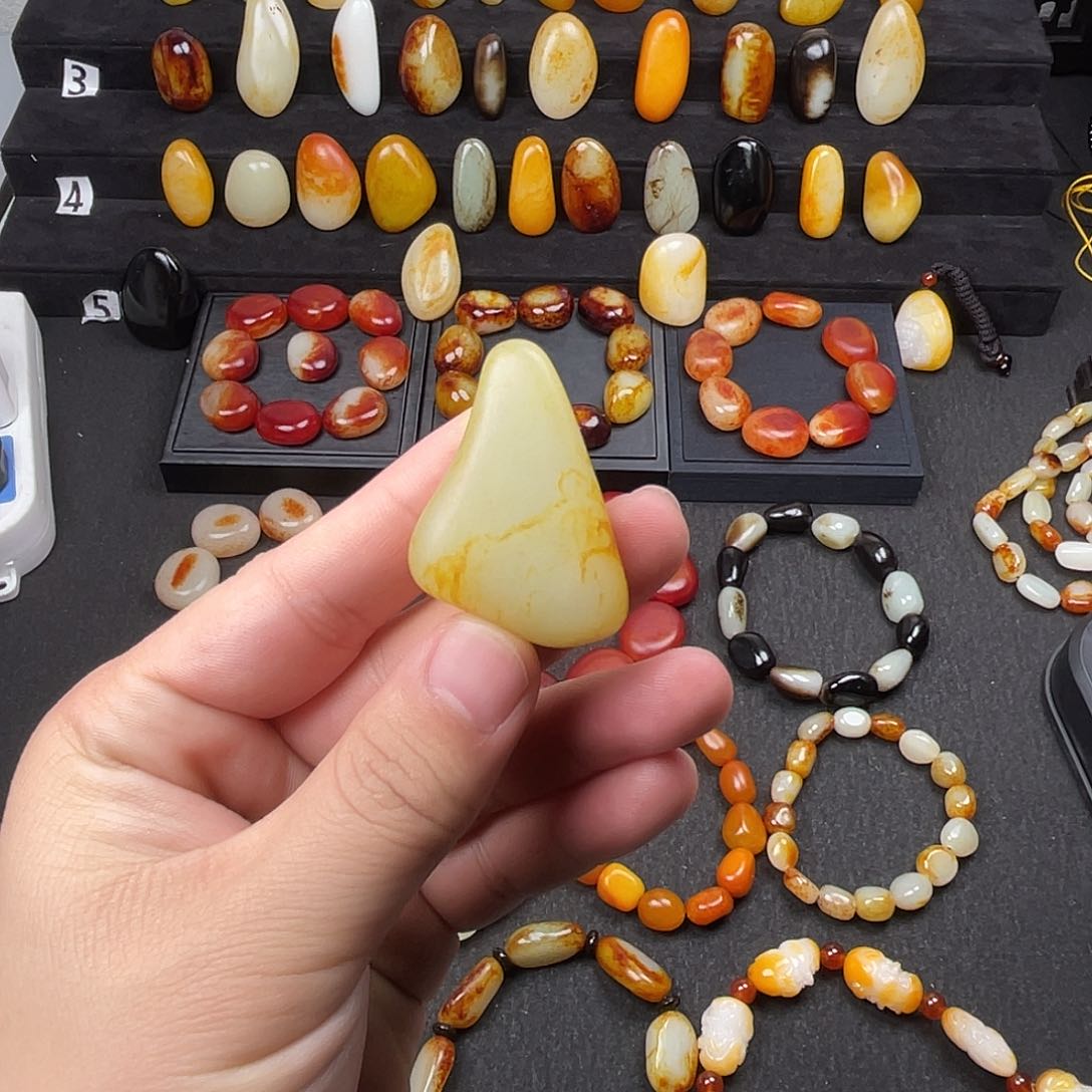 和田玉吊坠(赠链)未镶嵌