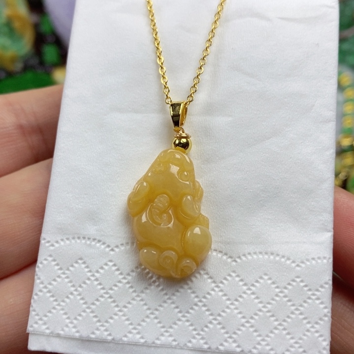 翡翠未镶嵌吊坠(赠链)