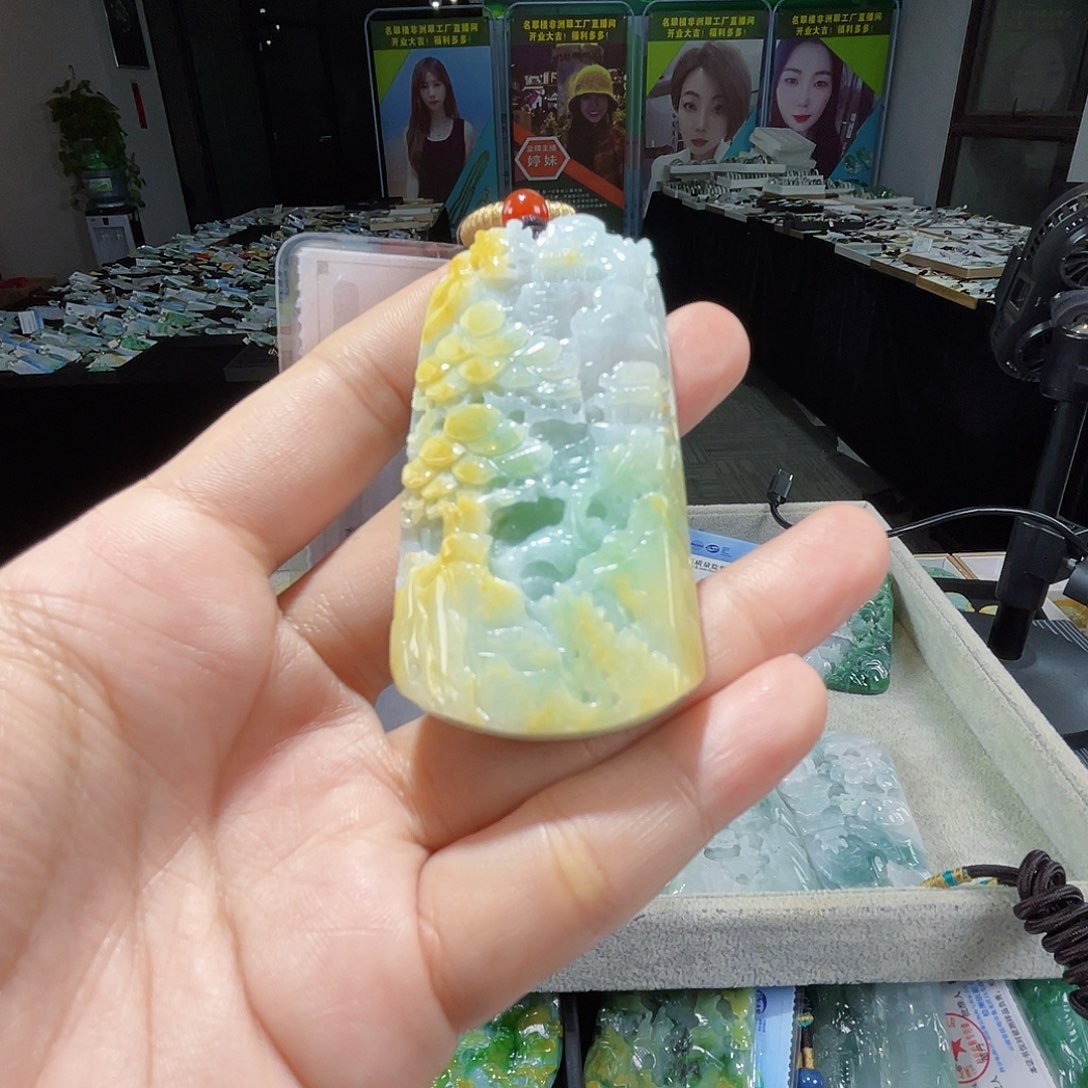 颈饰未镶嵌翡翠一