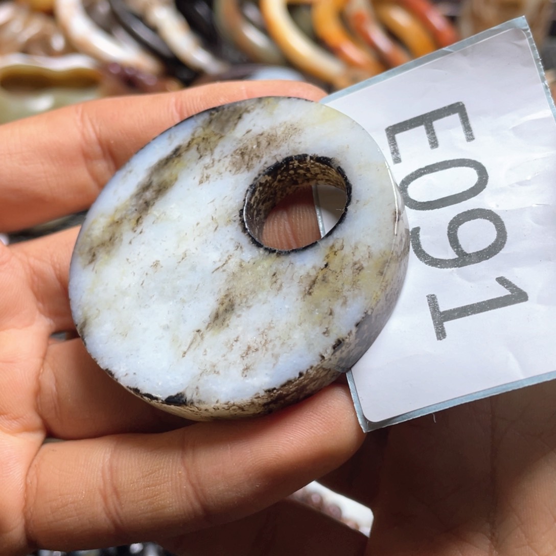 和田玉（糖玉）挂件未镶嵌