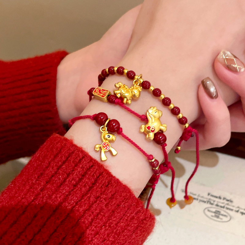 铜合金手链 本命年红色编织小马手链女轻奢小众设计精致红绳手饰