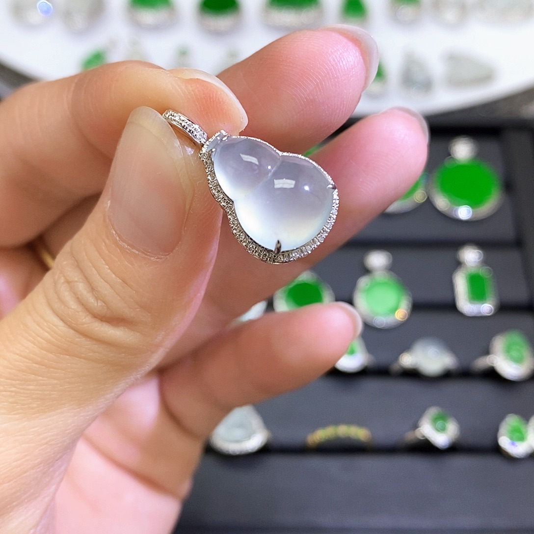 翡翠18K金镶嵌吊坠(不含链)