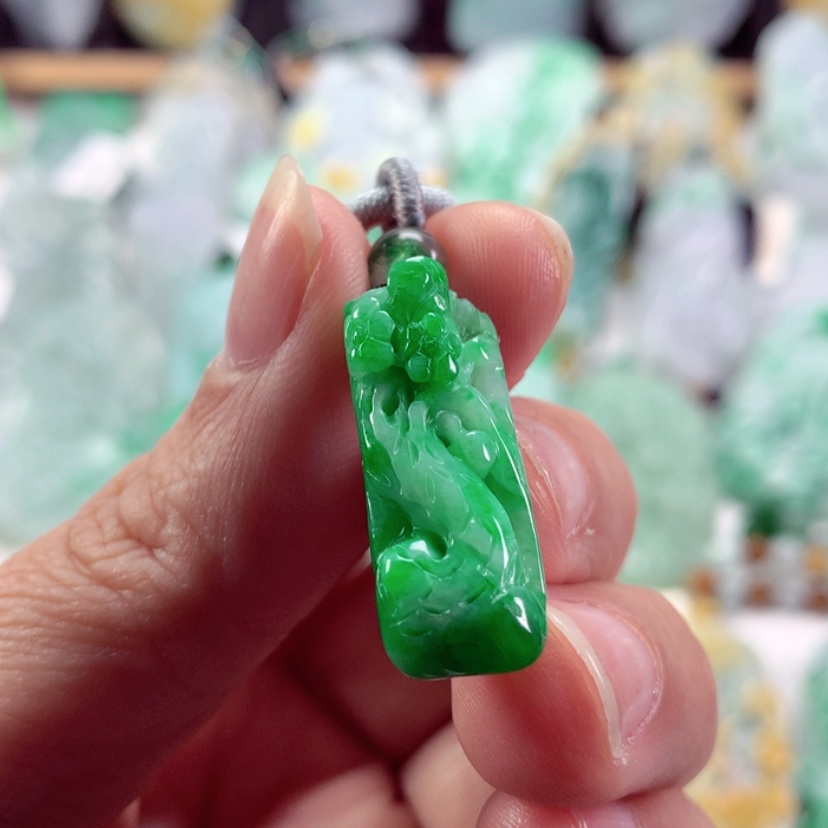 【闪购商品】翡翠吊坠(不含链)未镶嵌