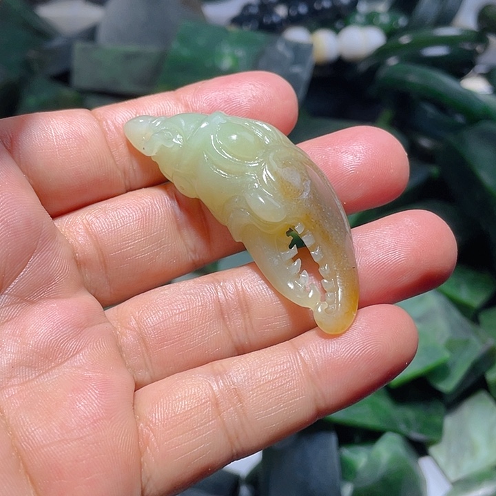 和田玉（糖玉）未镶嵌颈饰