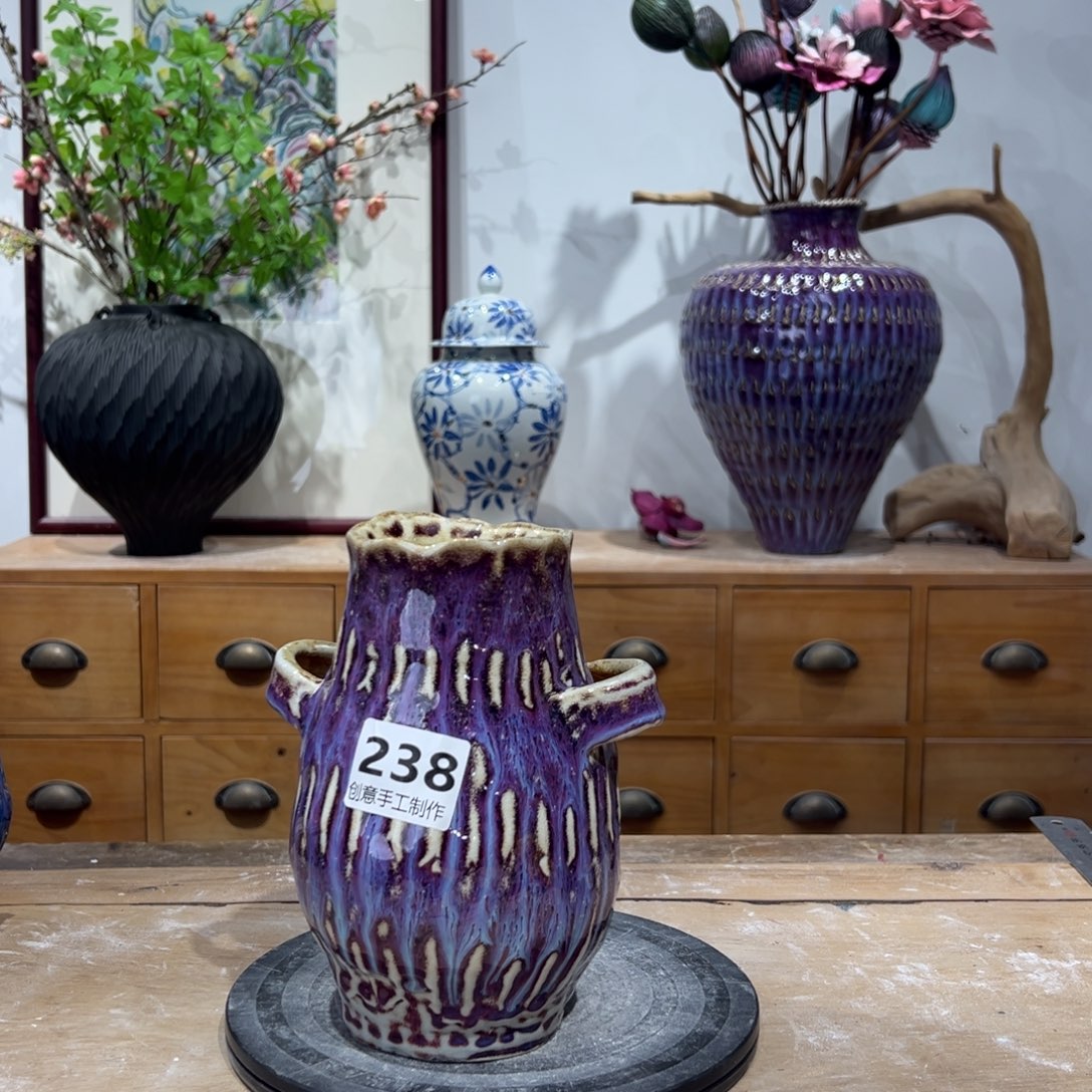 摆件陶瓷花瓶高19口6瑕疵