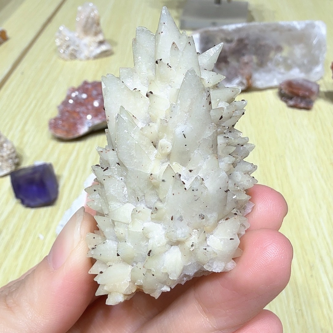 石材羽毛方解石桌面摆件