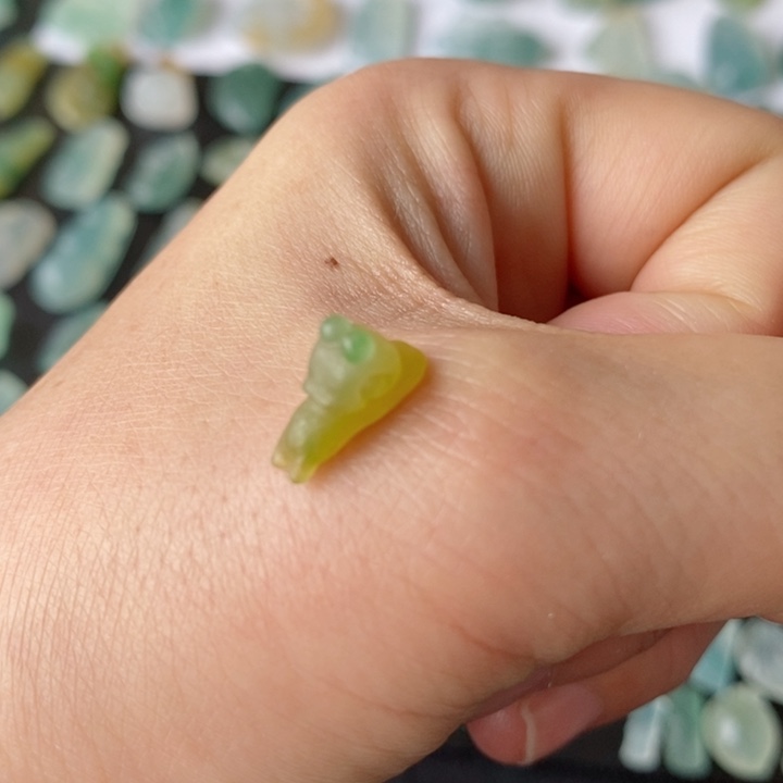 定制翡翠未镶嵌蜗牛