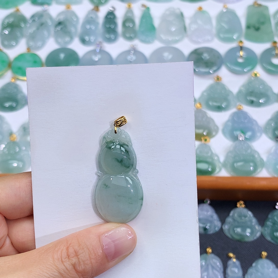 翡翠18K金镶嵌颈饰翡翠吊坠