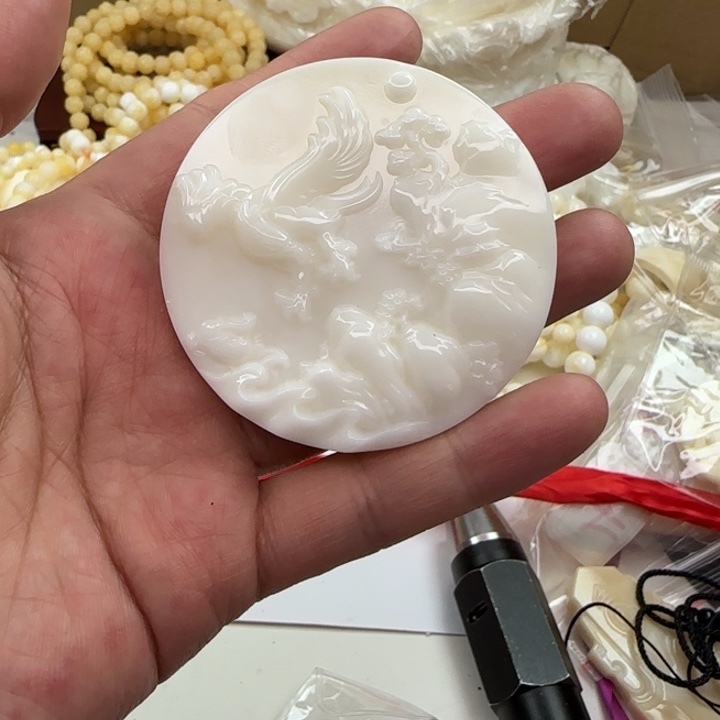 念***北贝壳吊坠雕刻圆牌78号