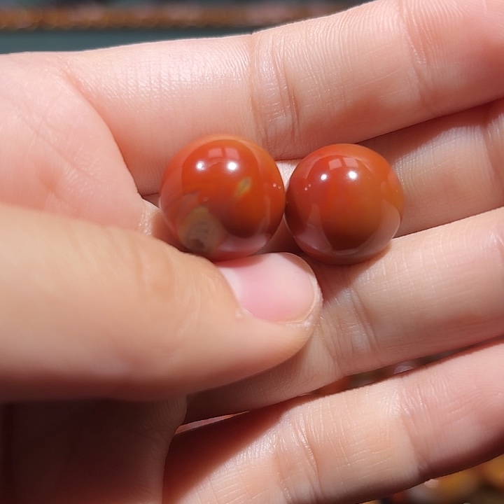 浪***子玛瑙/玉髓未镶嵌战国红珠子
