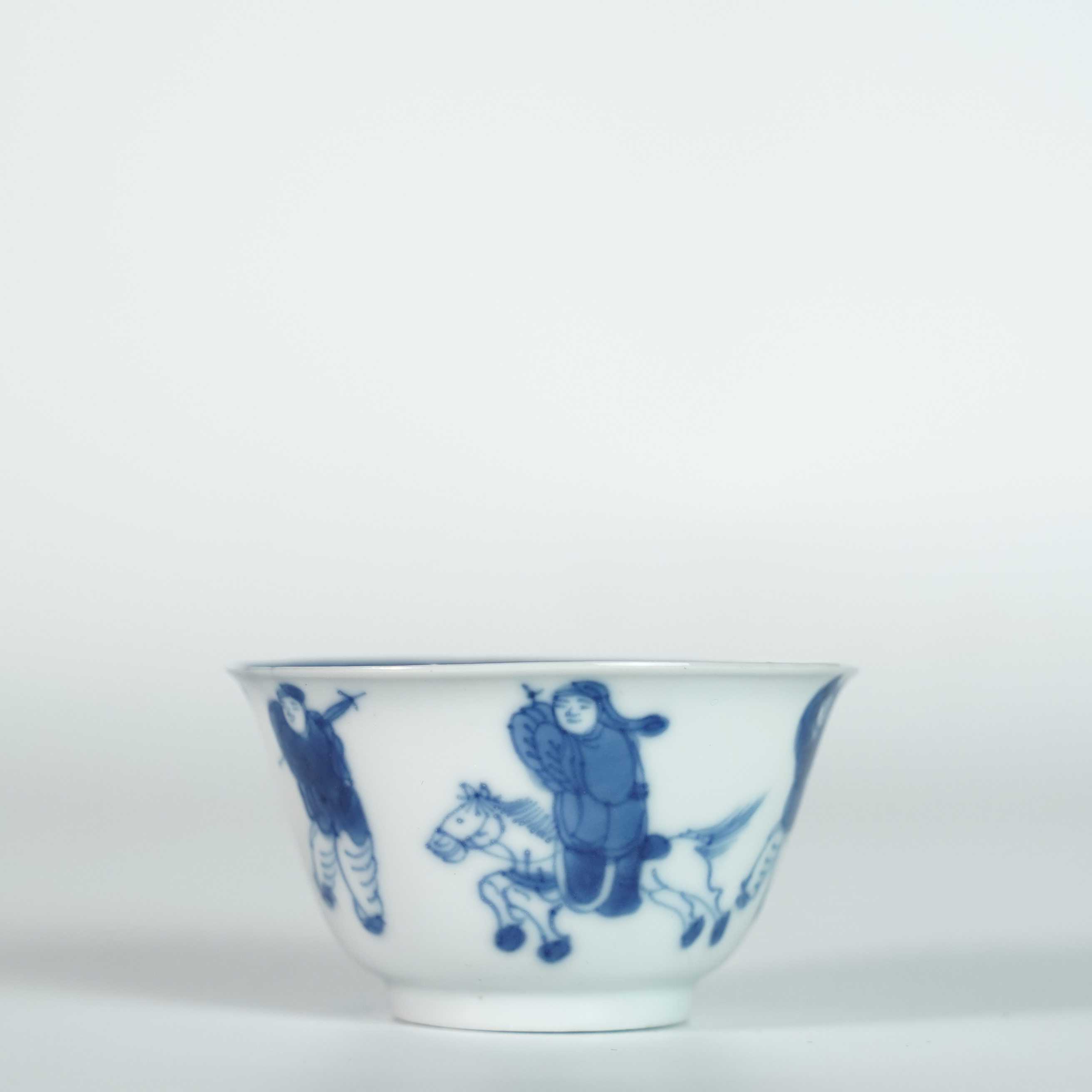 LEX250721005【十竹斋】清康熙人物故事老虎纹饰青花薄胎杯