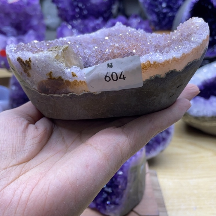 未镶嵌水晶大型摆件（非配饰）