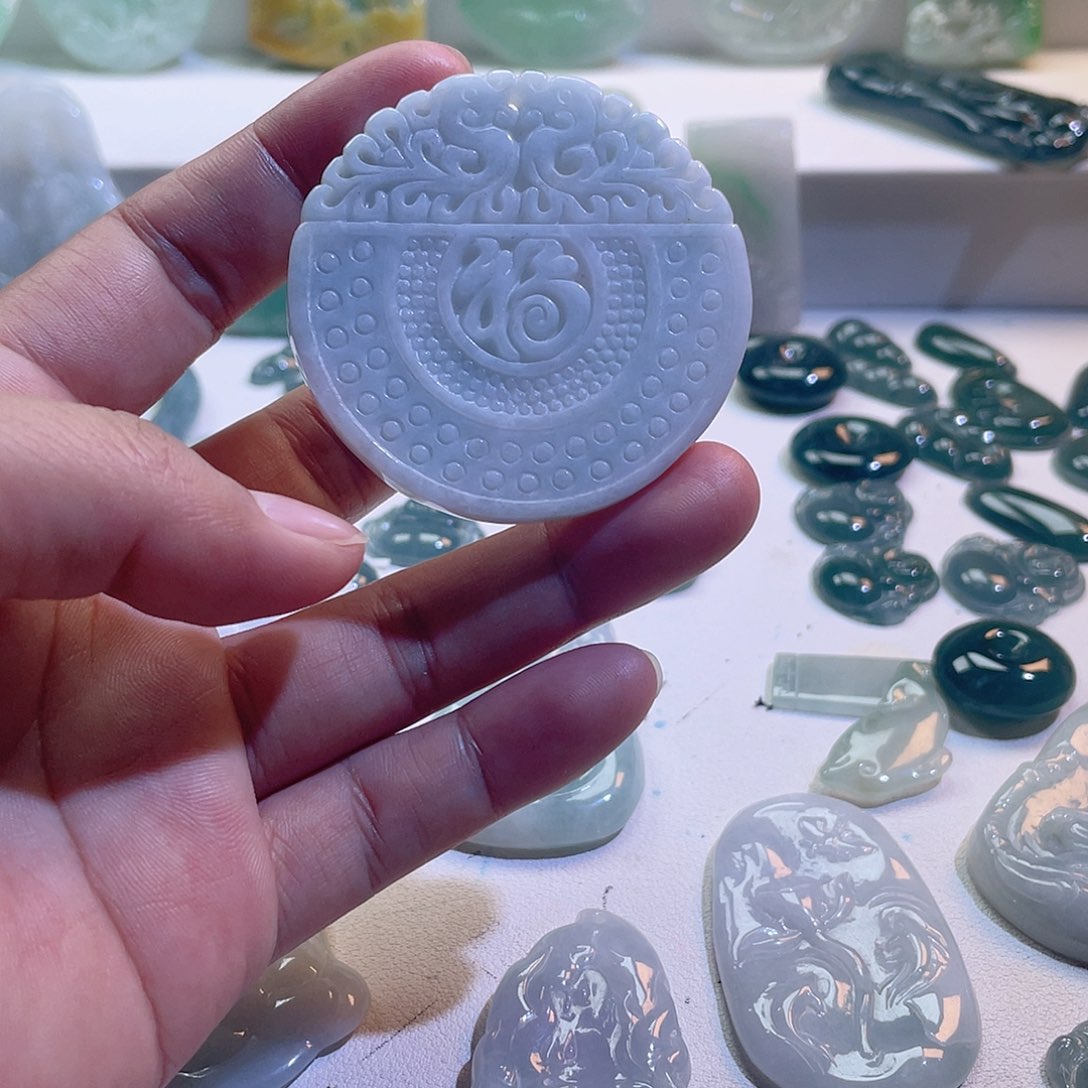 翡翠颈饰未镶嵌翡翠挂件