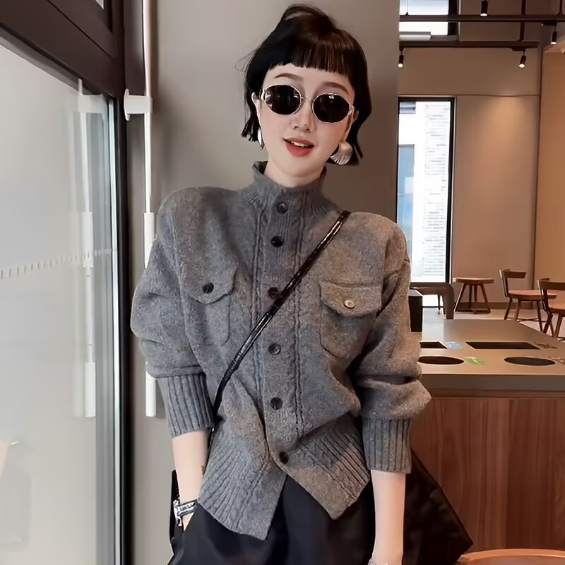 纯色单排扣高领针织开衫女2025新款秋季毛衣外套休闲百搭长袖上衣