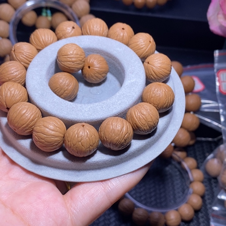 猴头核桃手串@***干聚宝盆