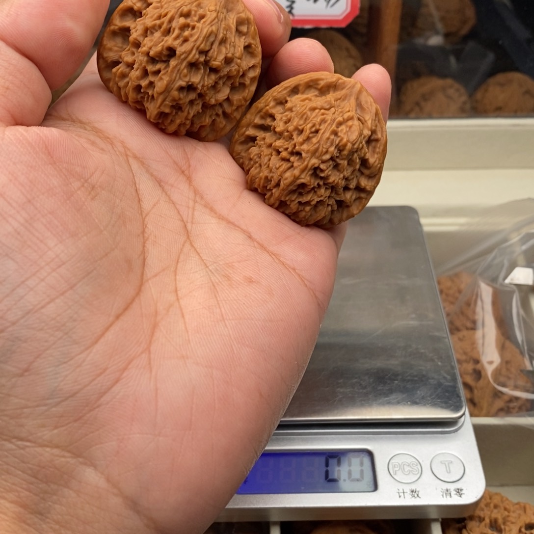 文玩核桃吊坠D*好运南将石文玩核桃