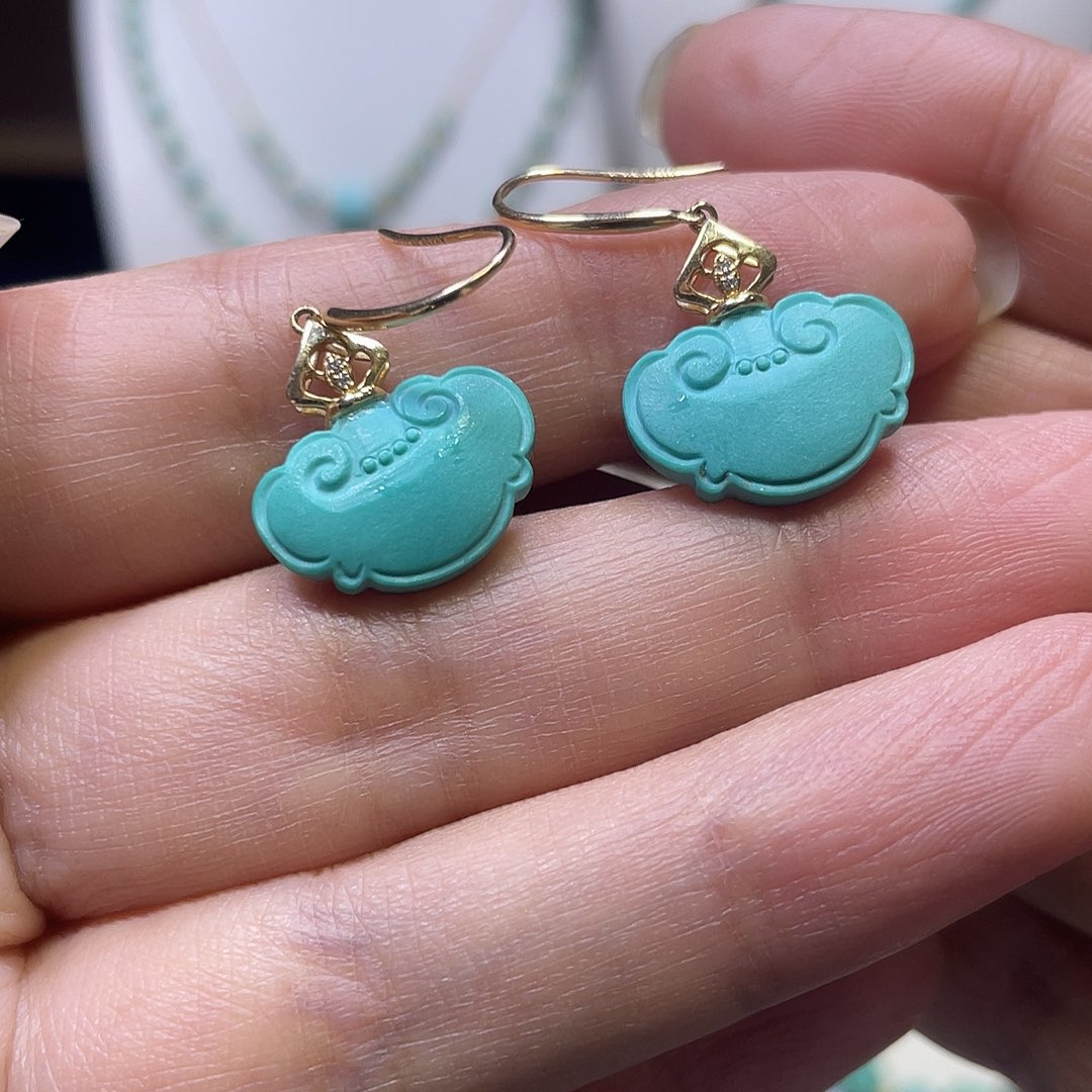 绿松石18K金镶嵌耳坠