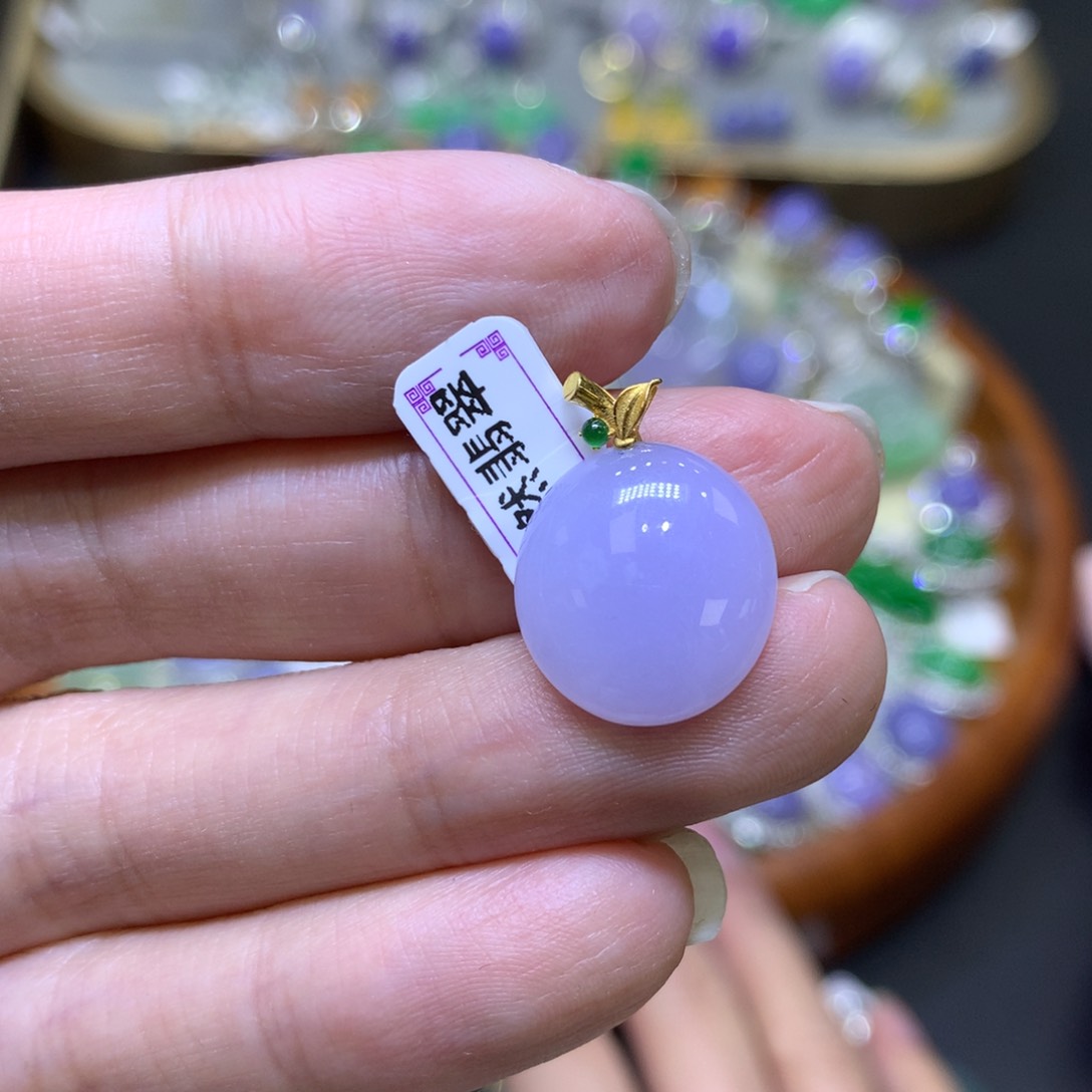 翡翠颈饰18K金镶嵌翡翠吊坠项链