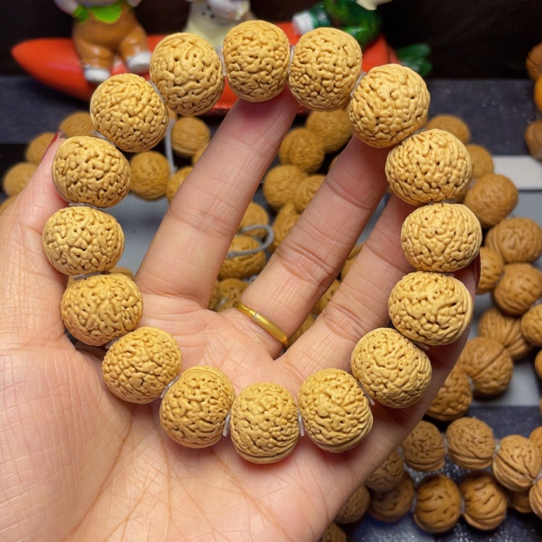 桃核手串18.3满天星手串