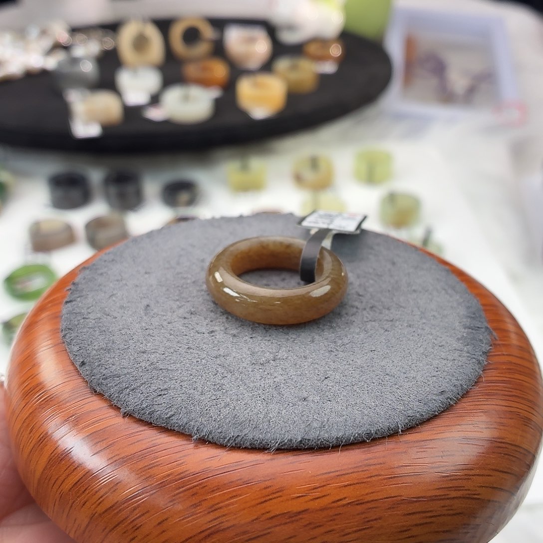 和田玉（糖玉）未镶嵌戒指b201俄糖泥鳅背17.3