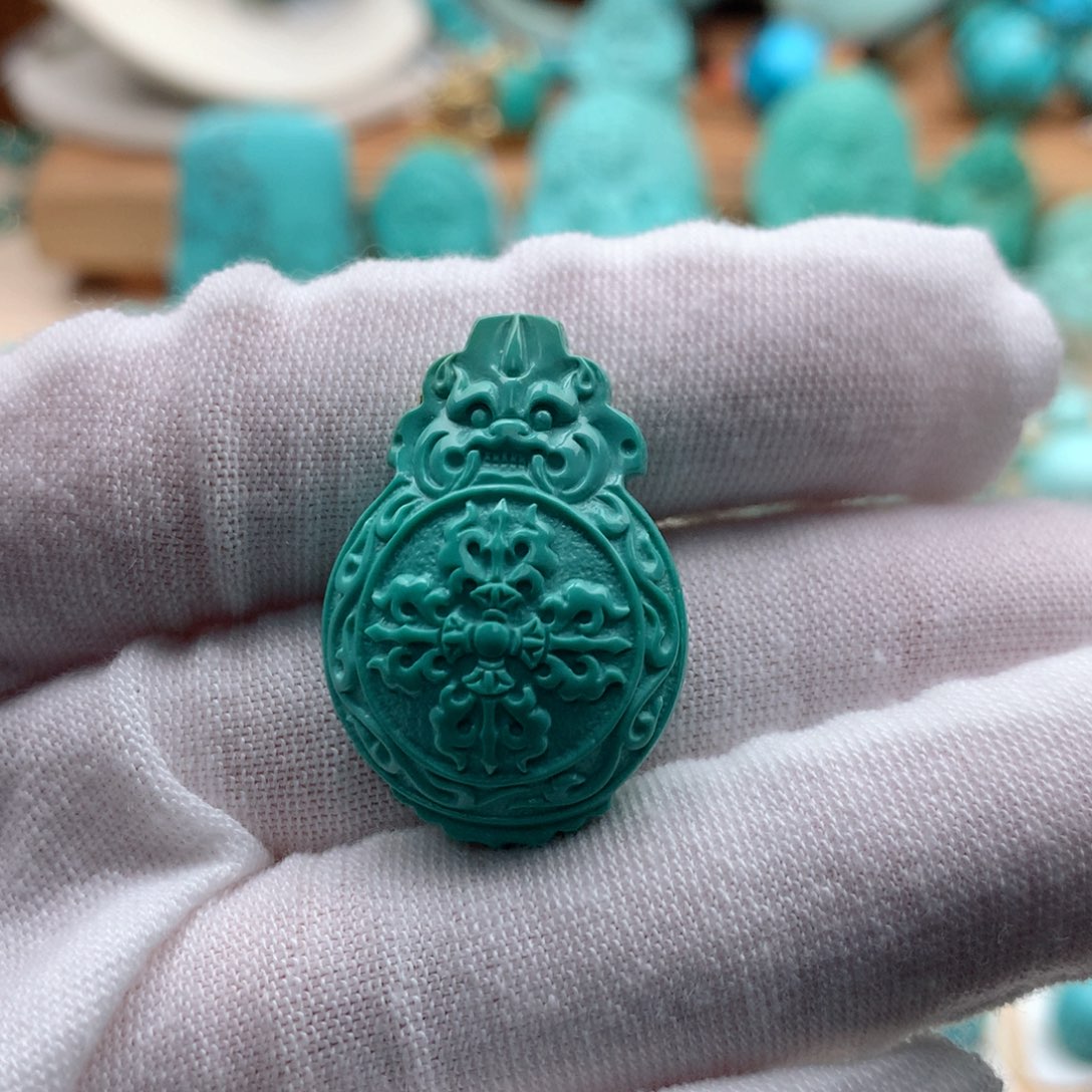 绿松石颈饰未镶嵌