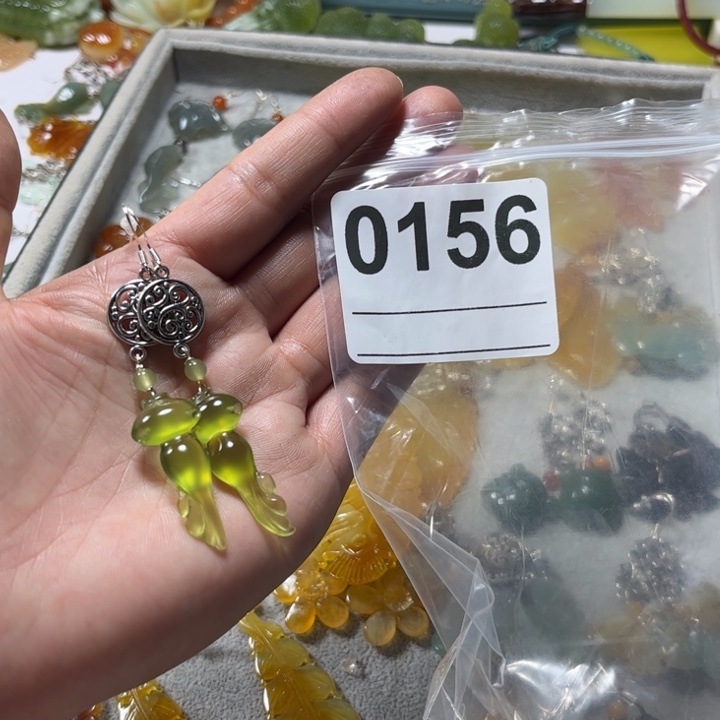 丑***乖蛇纹石玉合金耳饰