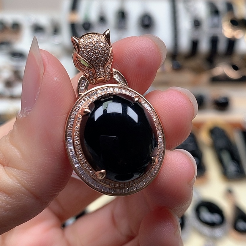 【闪购商品】翡翠吊坠(不含链)18K金镶嵌雪*?