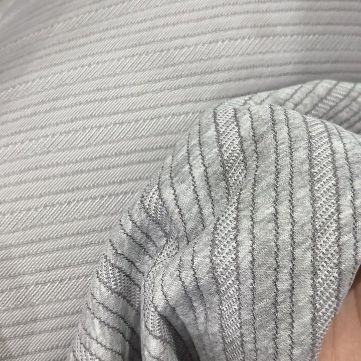 毛绒灰色斜条纹布料250*250